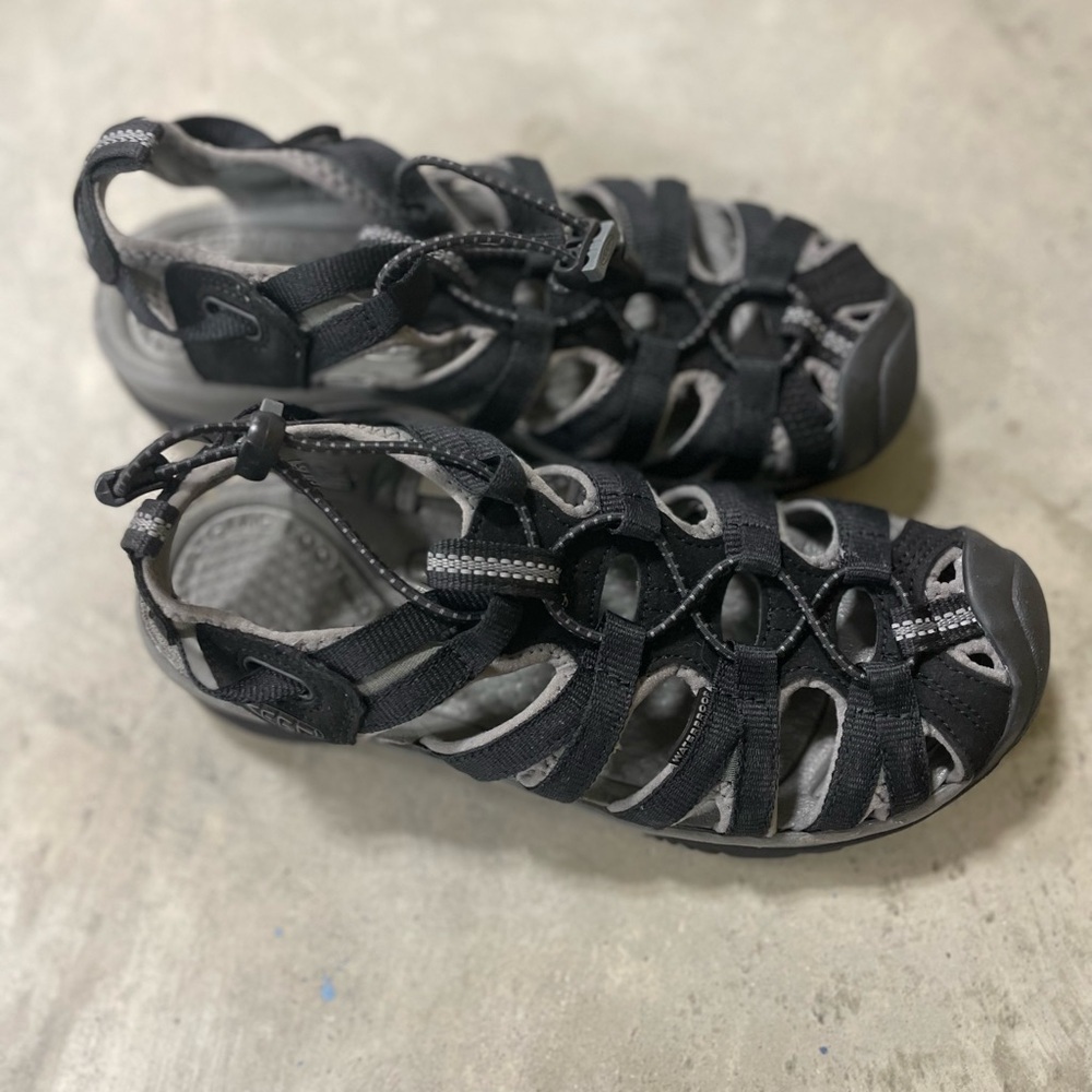 KEEN Womens Hiking Sandals Waterproof Enclosed toe size 6 Youth Outdoor - Picture 2 of 5